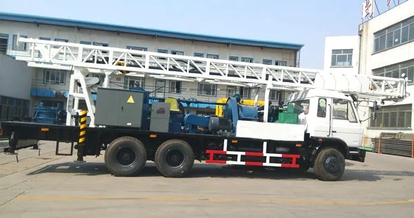 รถบรรทุกติดตั้งหลายฟังก์ชัน Borewell Drilling Rig เครื่องเจาะบ่อน้ํา 0