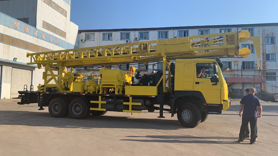 C300hw แท่นขุดเจาะบ่อน้ำบาดาลติดรถบรรทุก Dth 300m Borehole