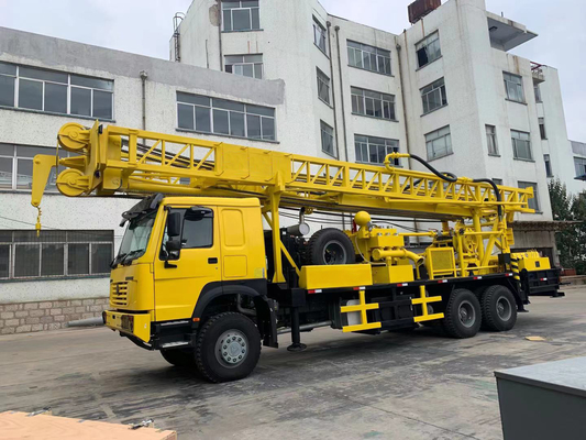 แท่นขุดเจาะหลุมเจาะเจาะเจาะ 300 ม. Howo 6x4 Truck Chassis แบบโต๊ะหมุน