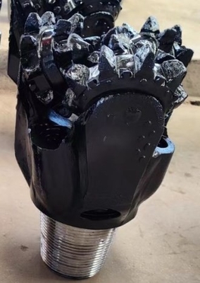 Iadc217 ฟันเหล็ก Tricone Rock Bit สำหรับหินปูนอ่อนคาร์ไบด์การขุดแร่