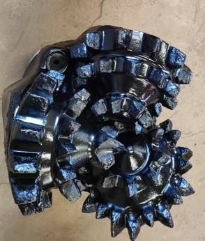 14 3/4 '' Iadc117g ฟันเหล็ก Tricone Rock Bit สำหรับการขุดเจาะน้ำมันและการขุดเจาะทางธรณีวิทยา