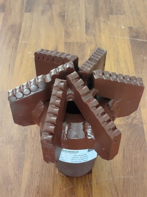 140 มม 5 ปีก Tungsten Carbide Drag Drill Bit สําหรับการเจาะบ่อน้ํา