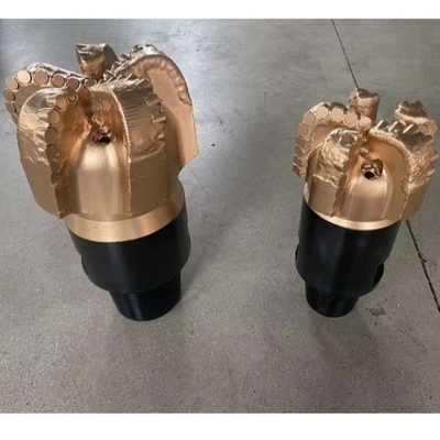 หน่วยเหล็ก PDC Drill Bit สําหรับการสร้างแบบอ่อนถึงแข็ง 6 ใบ API ที่กําหนดเอง การเชื่อมต่อเส้นเรียบร้อย