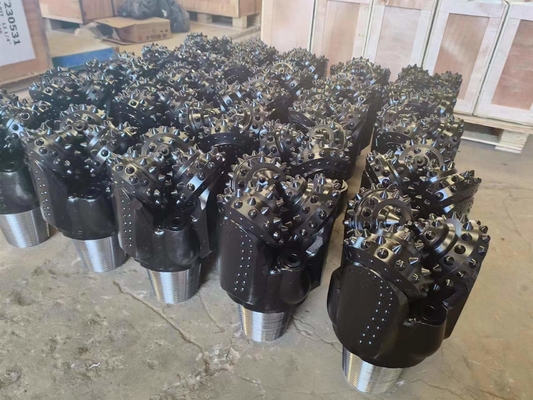 การออกแบบใหม่ Tricone Bit Roller Cone Bit 200mm IADC545 บิตเจาะหินแข็งสําหรับเจาะบ่อน้ํา