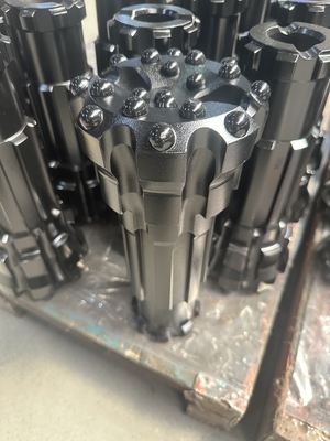 การโยน RC Hammer Bits การหมุนเวียนกลับ Drill Bit ที่สมบูรณ์แบบสําหรับการเจาะบ่อน้ํา